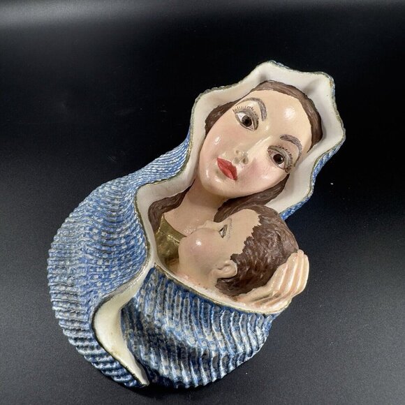 Chalkware Madonna And Child Wall Hanger Figurine Mounted Painted Vintage Decor - Picture 9 of 10